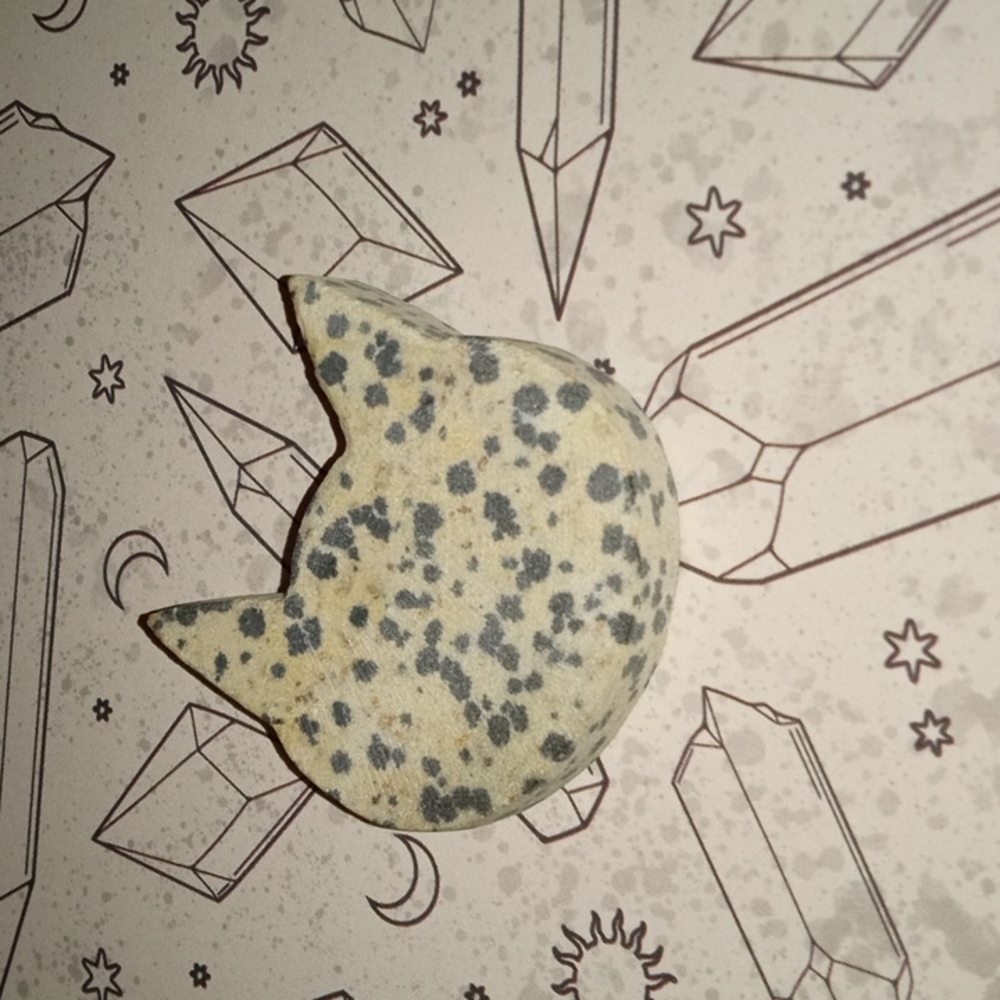 Raw/rough dalmatian crystals